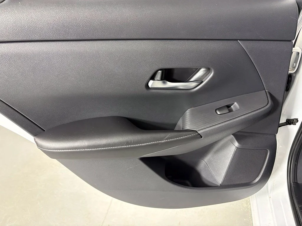 Used 2022 White Nissan SV image 30