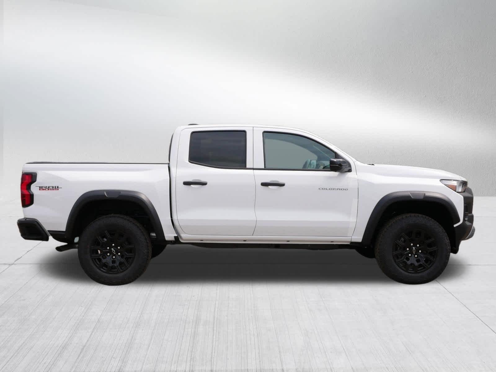 New 2026 Summit White Chevrolet Trail Boss image 6