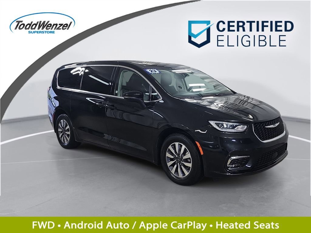 2023 Chrysler Pacifica Hybrid Touring L Hybrid's photo
