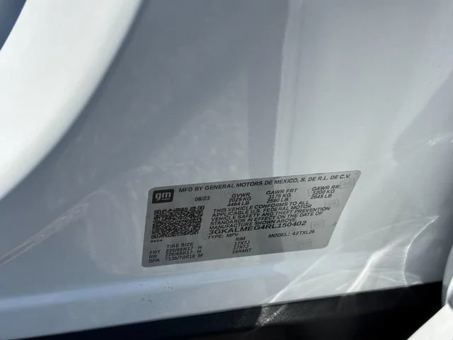 Used 2024 Summit White GMC SLE image 23