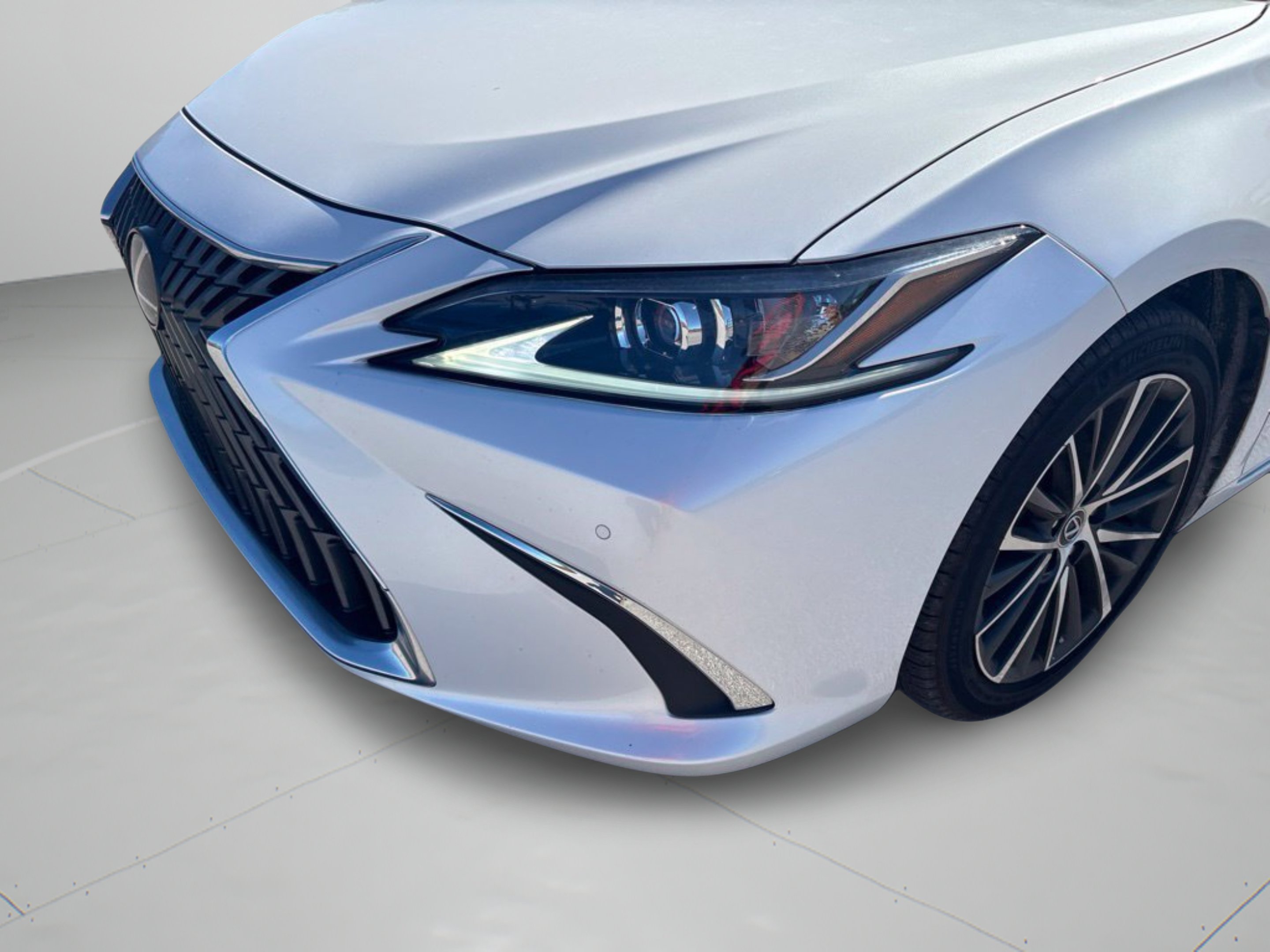 Used 2022 White Pearl Lexus ES 350 image 23