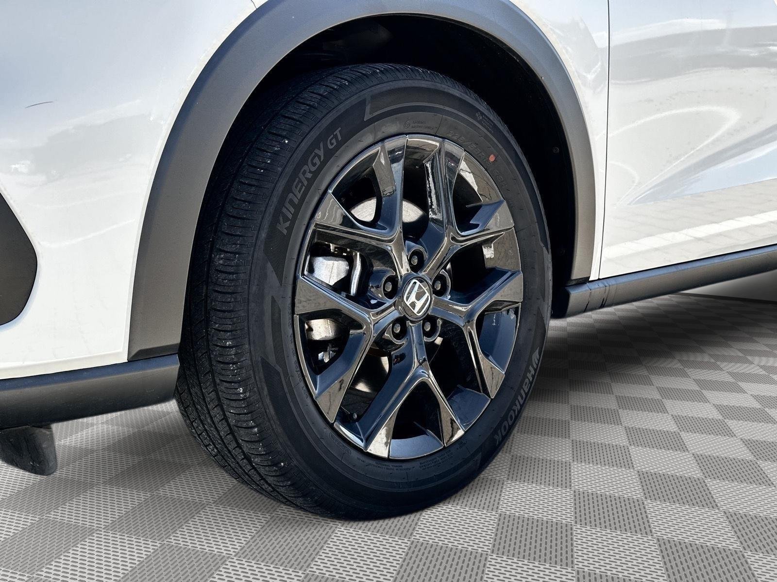Used 2024 Platinum White Pearl Honda Sport image 8