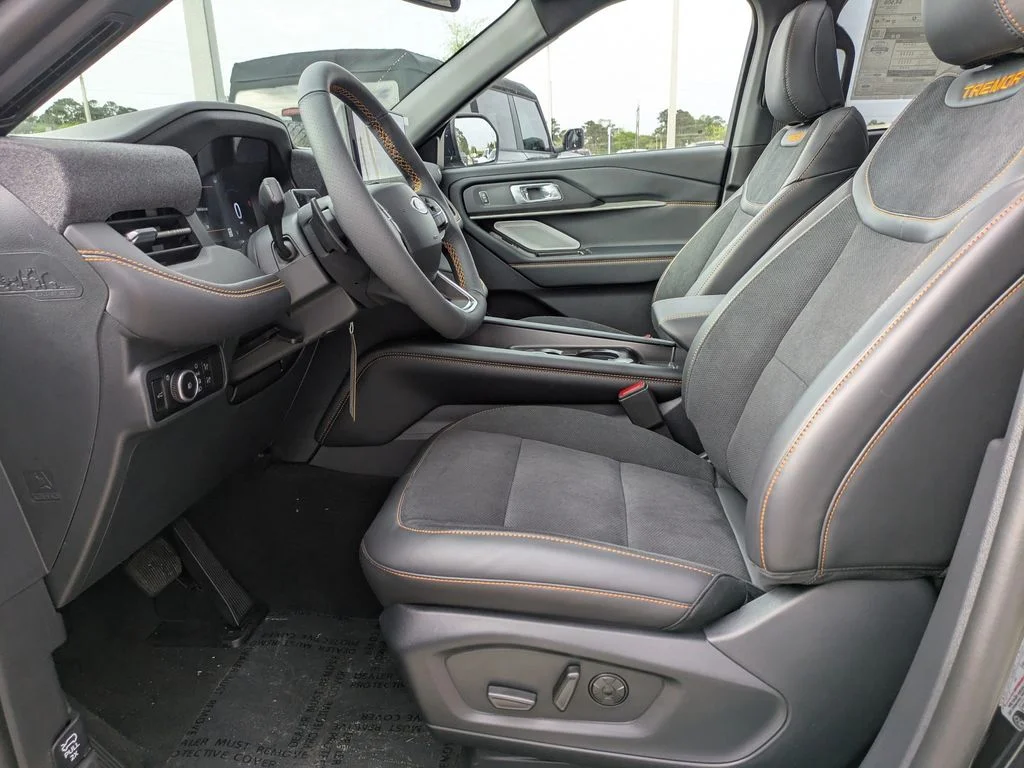 New 2026 Agate Black Metallic Ford Tremor image 21