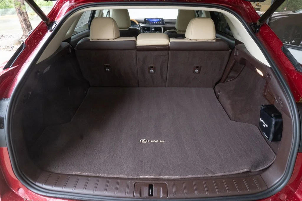Used 2019 Red Lexus 450h image 18