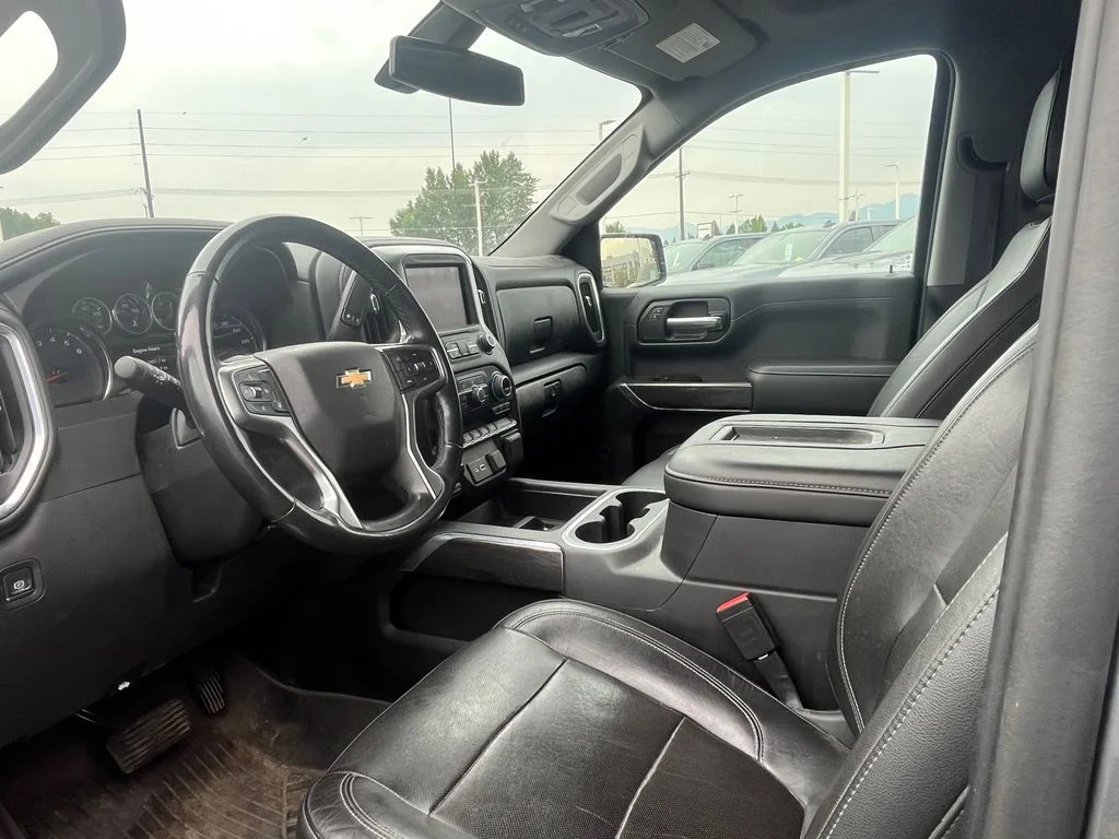 Used 2020 Gray Chevrolet LTZ image 4