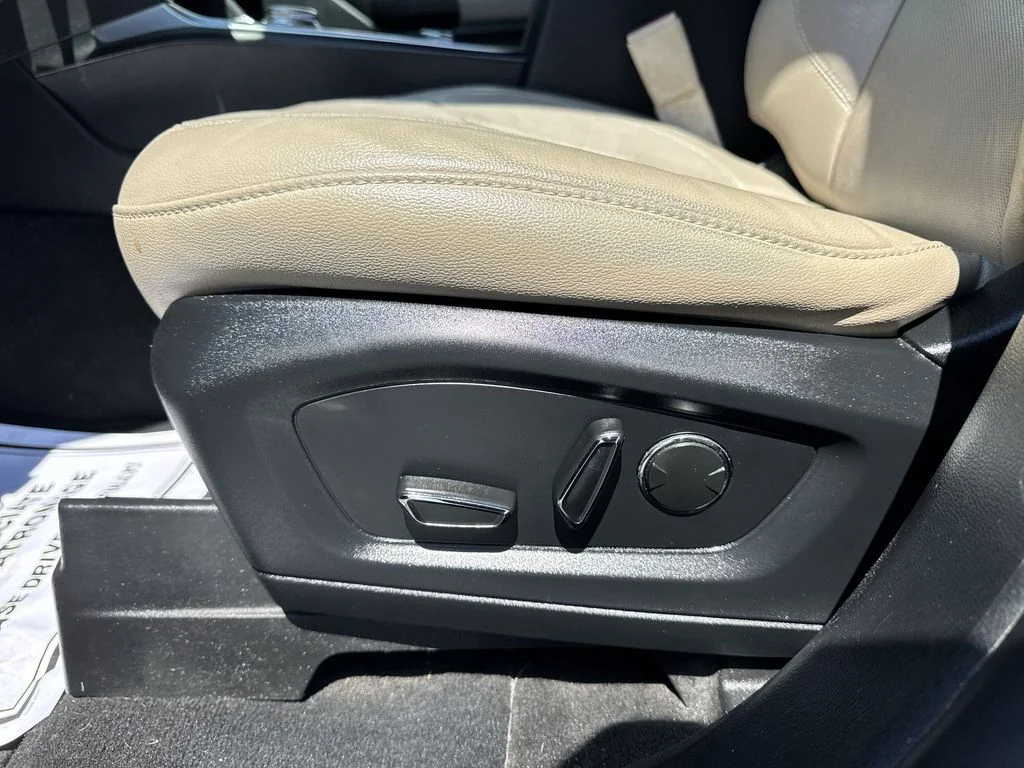 Used 2020 Black Ford Limited image 12