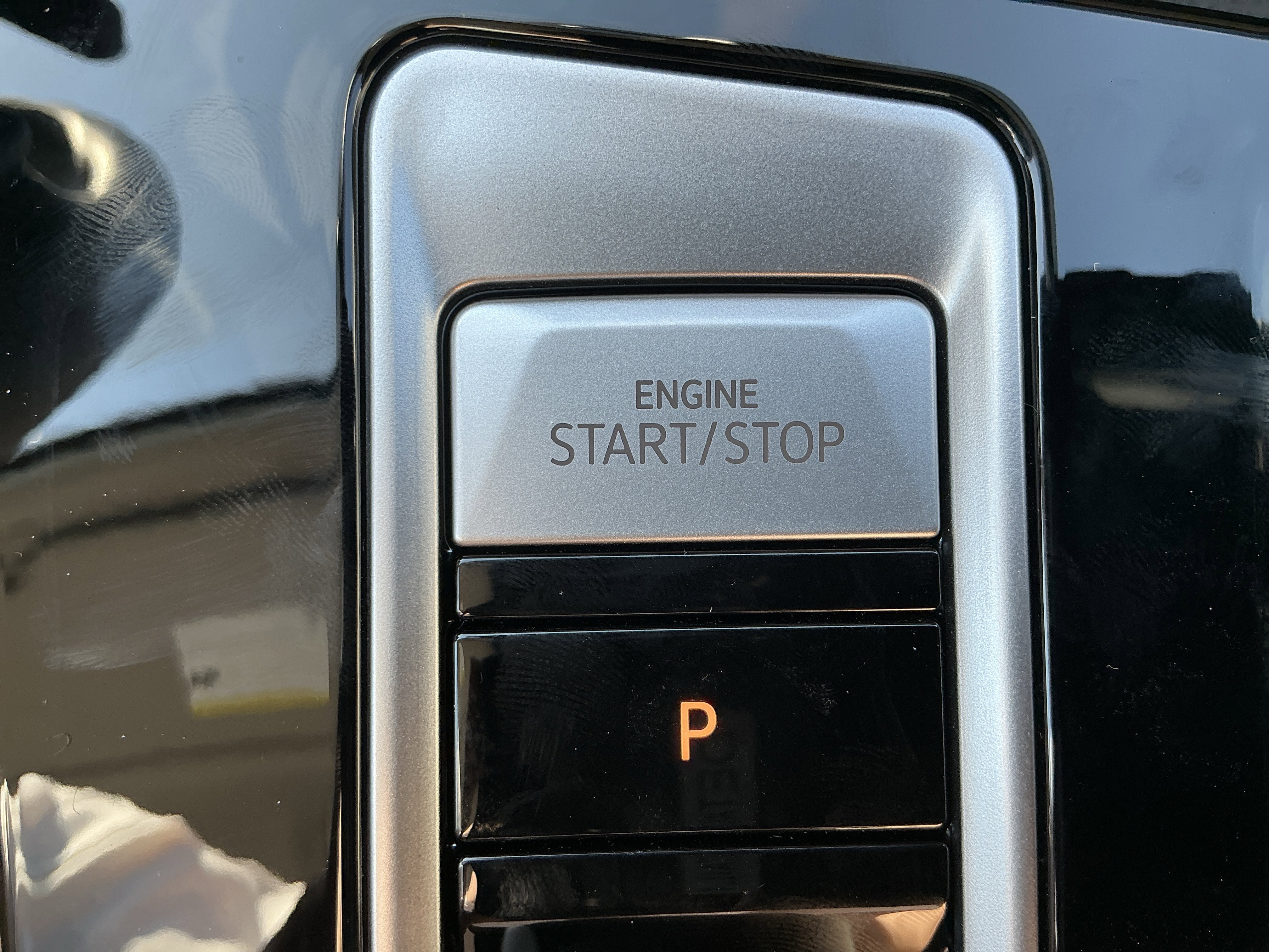 New 2026 Silver Mist Metallic Volkswagen 2.0T SE w/Technology image 17