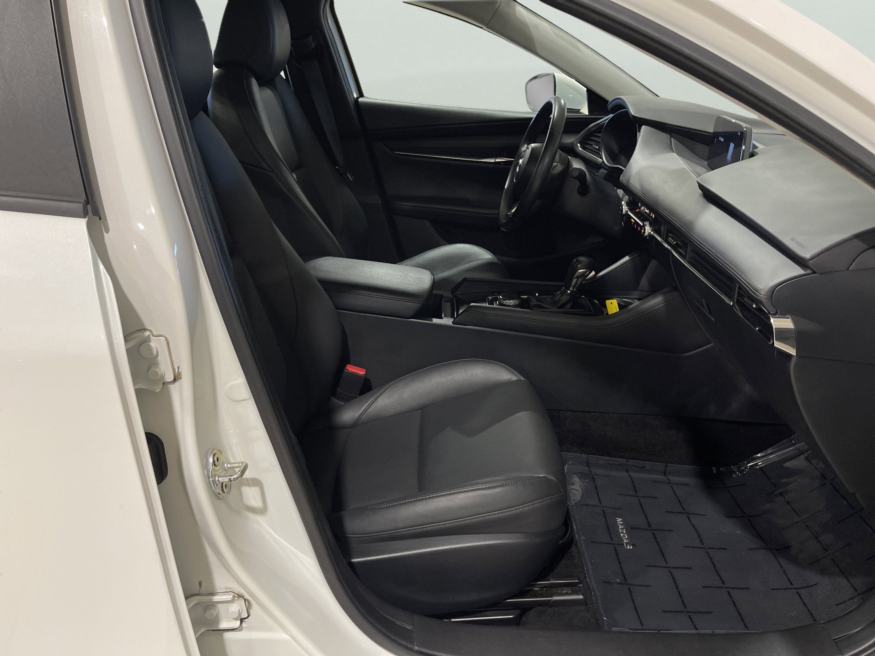 Used 2023 Snowflake White Pearl Mica Mazda 2.5 S Preferred image 14