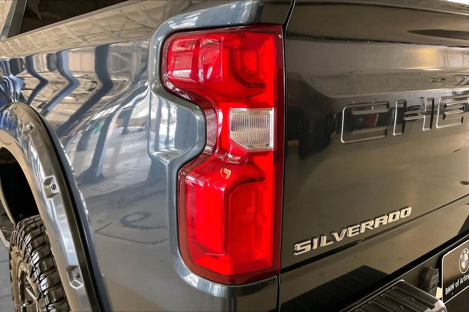Used 2019 Shadow Gray Metallic Chevrolet RST image 25