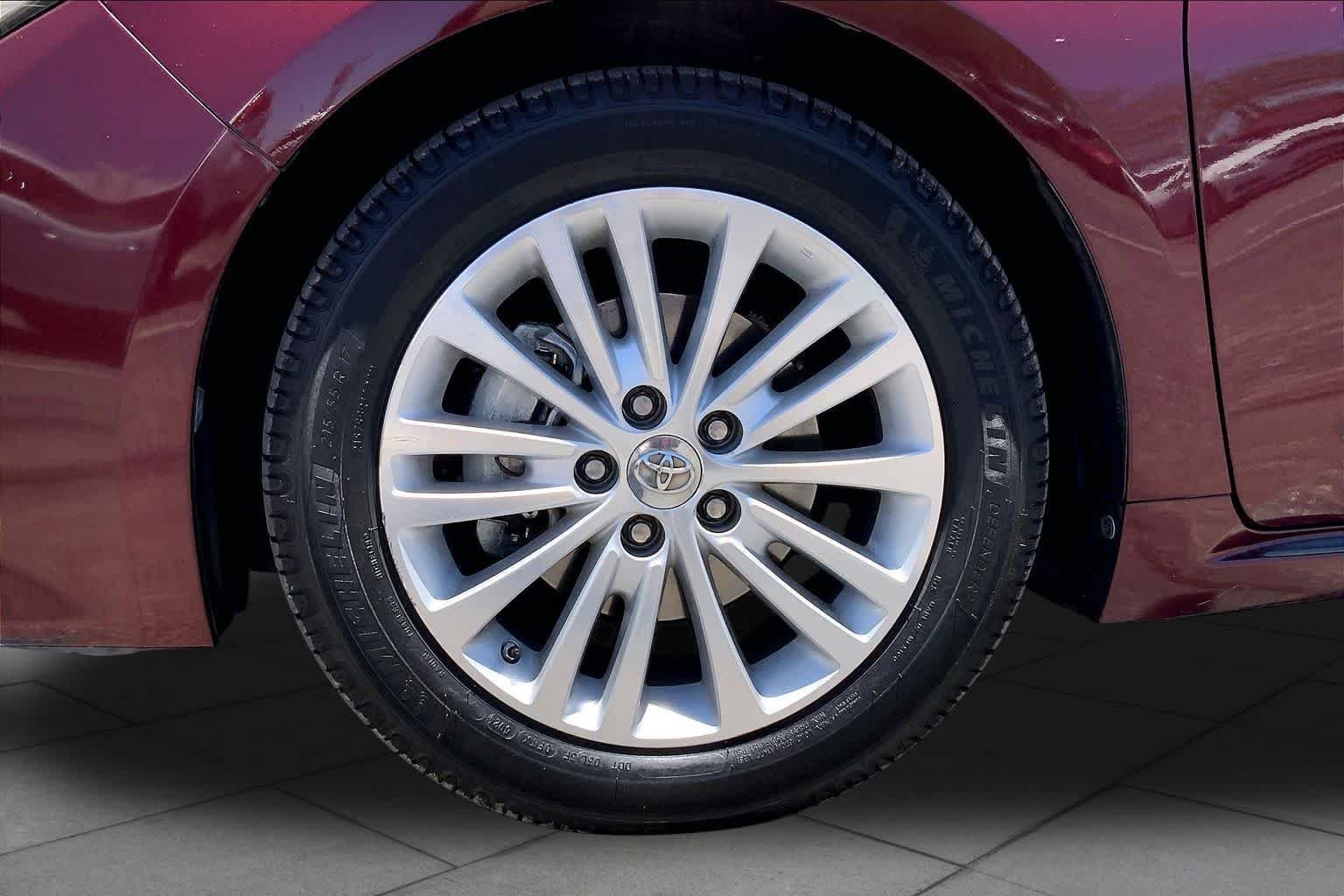 Pre-Owned 2014 Toyota Avalon Hybrid Limited