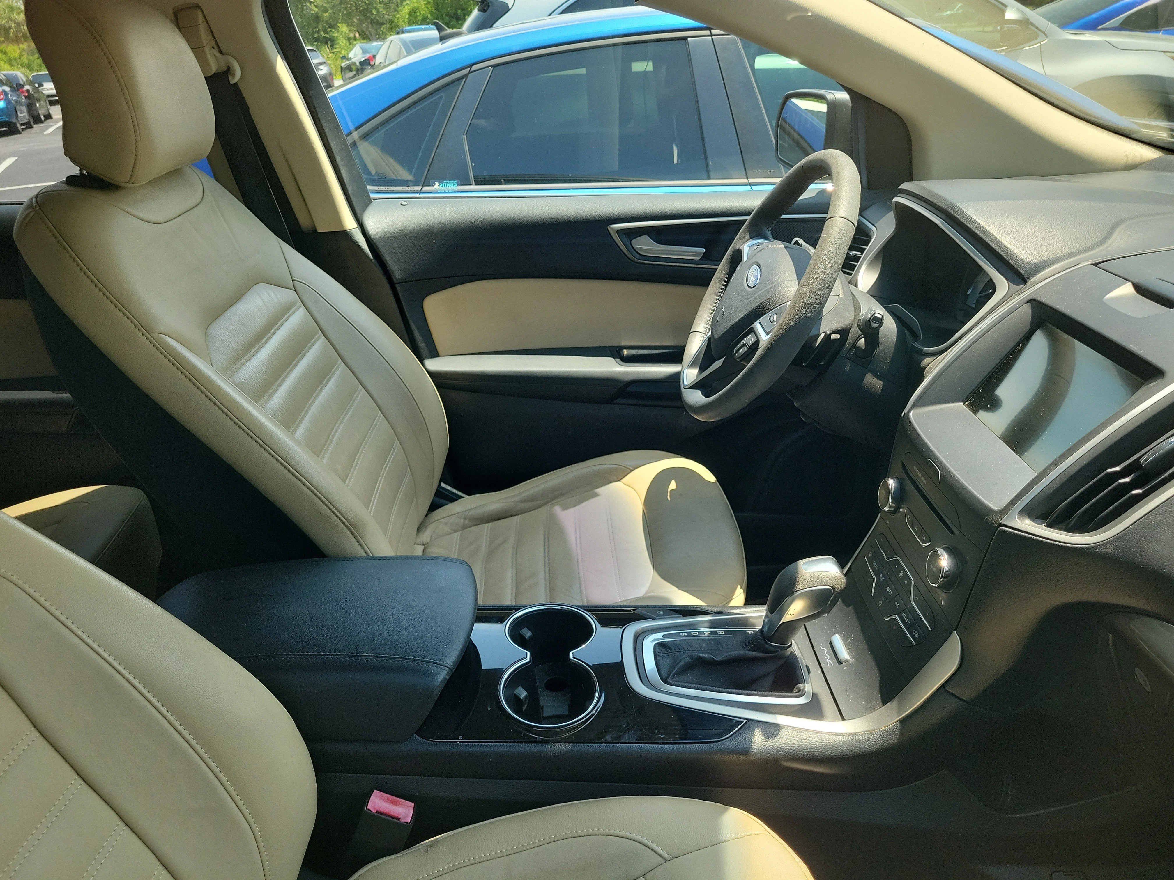 Used 2017 Gray Ford SEL image 3