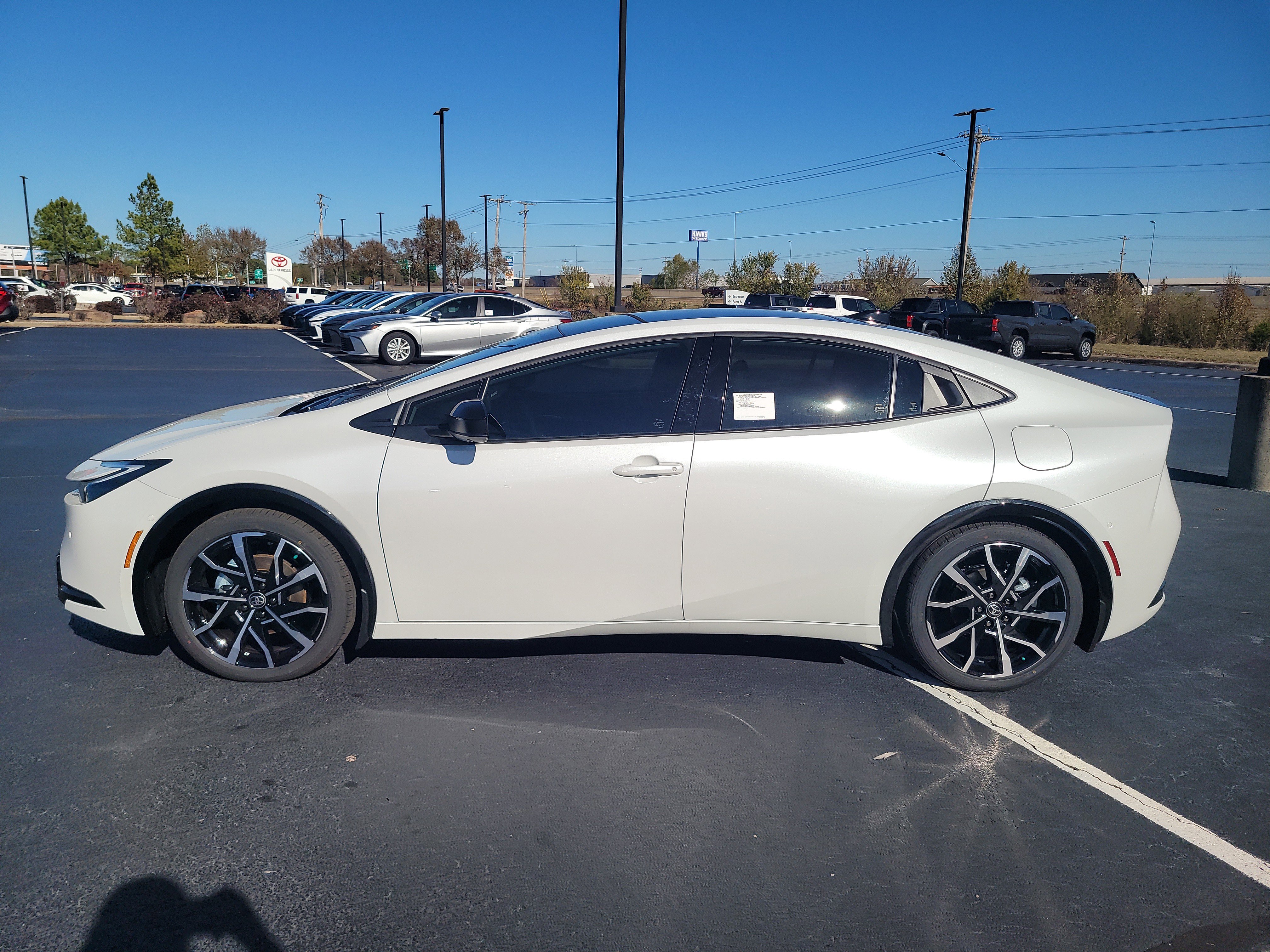New 2026 Wind Chill Pearl <sup>1</sup> Toyota  XSE Premium image 8