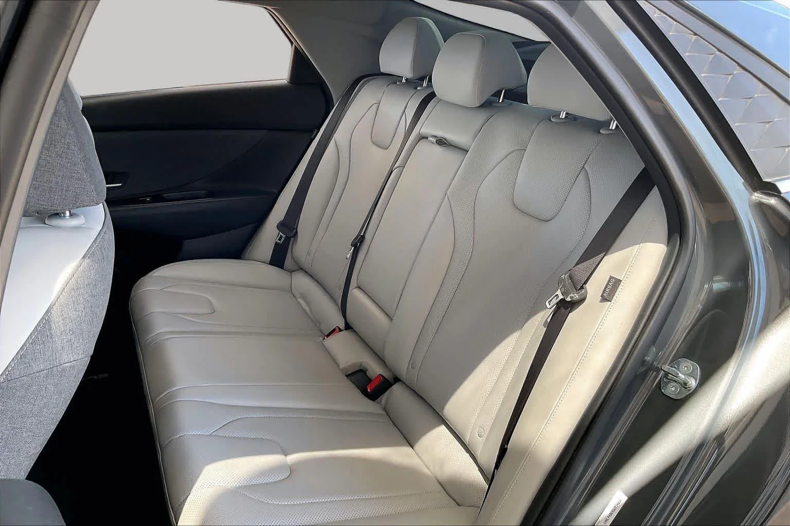 Used 2025 Ecotronic Gray Hyundai Limited image 19