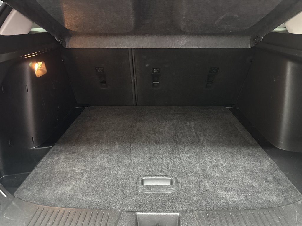 Used 2025 Sterling Gray Metallic Chevrolet LT image 31