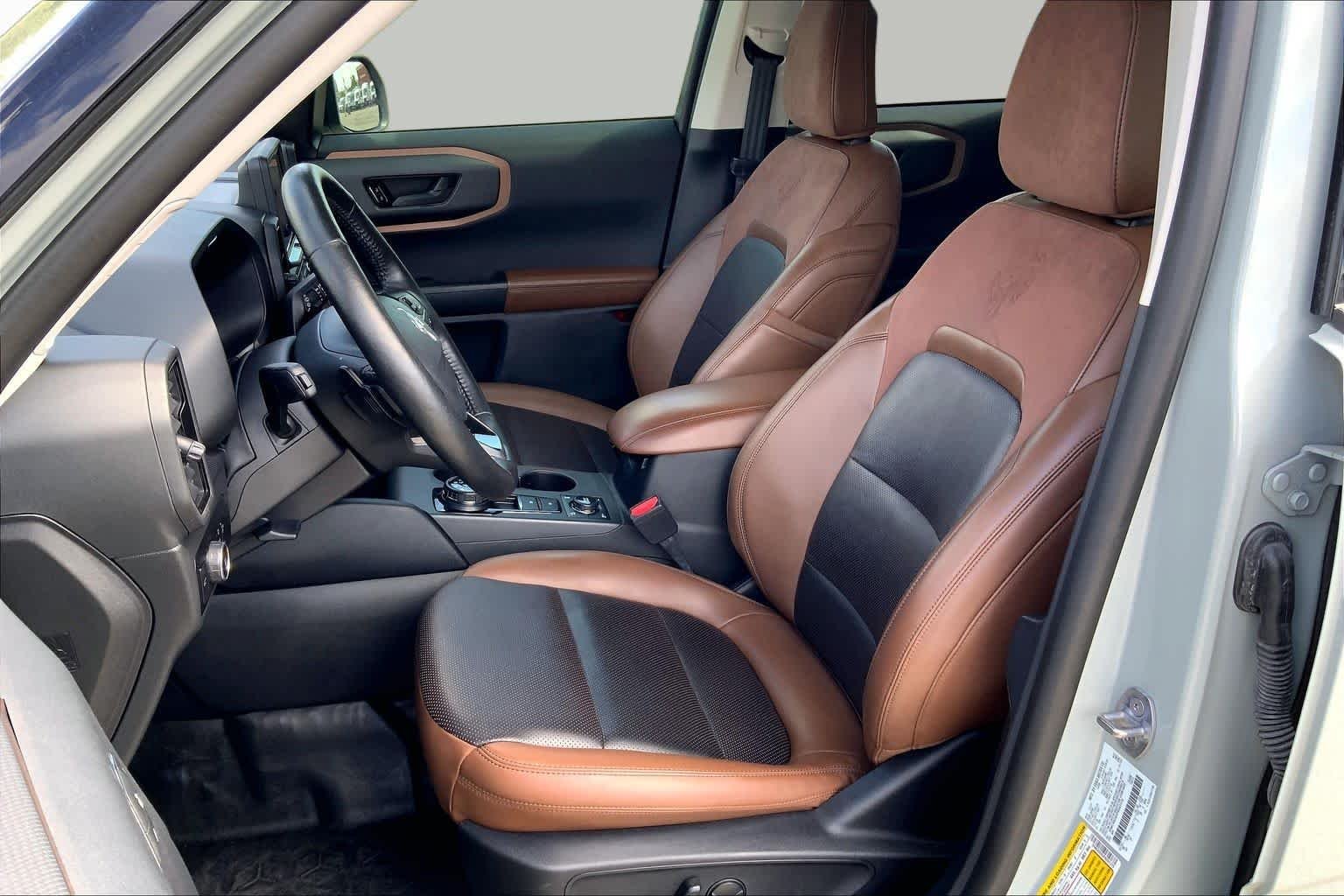 Used 2023 Cactus Gray Ford Badlands image 7