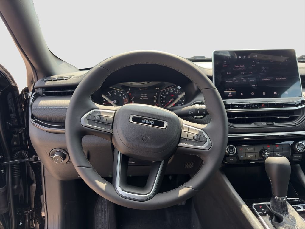 New 2026 Diamond Black Crystal Pearlcoat Jeep Latitude image 10