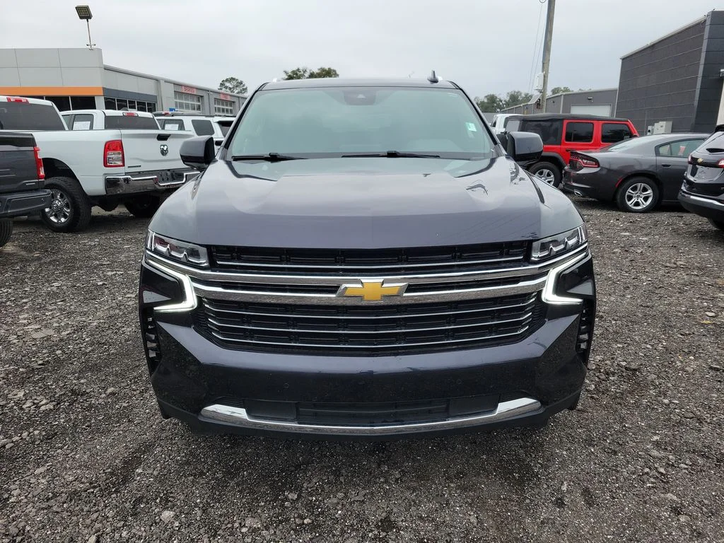 2023 Chevrolet Suburban LT - Photo 6