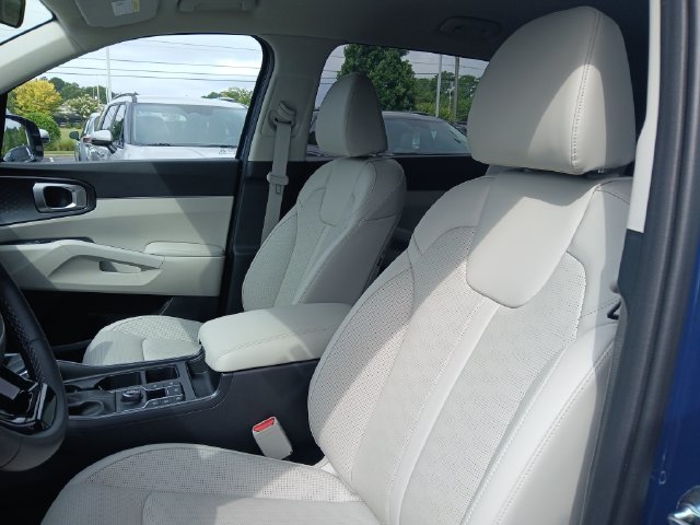 Used 2024 Black Kia S image 15