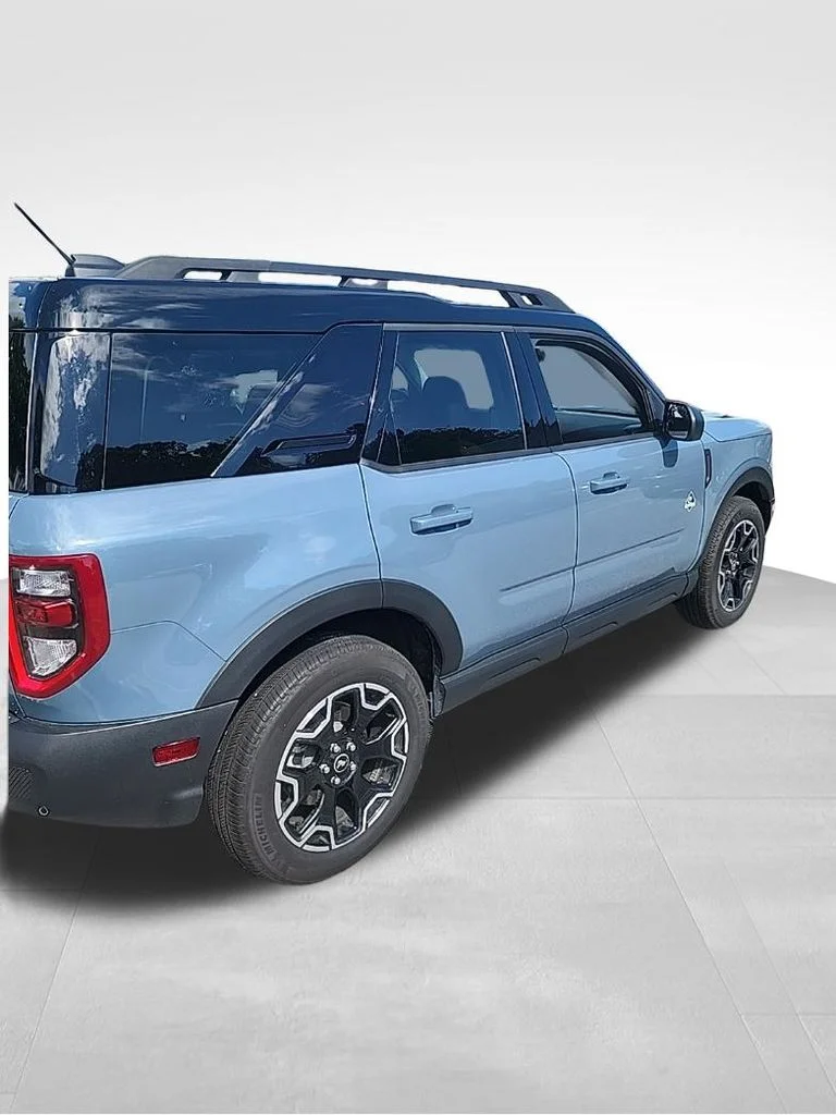 Used 2025 Gray Ford Outer Banks image 24