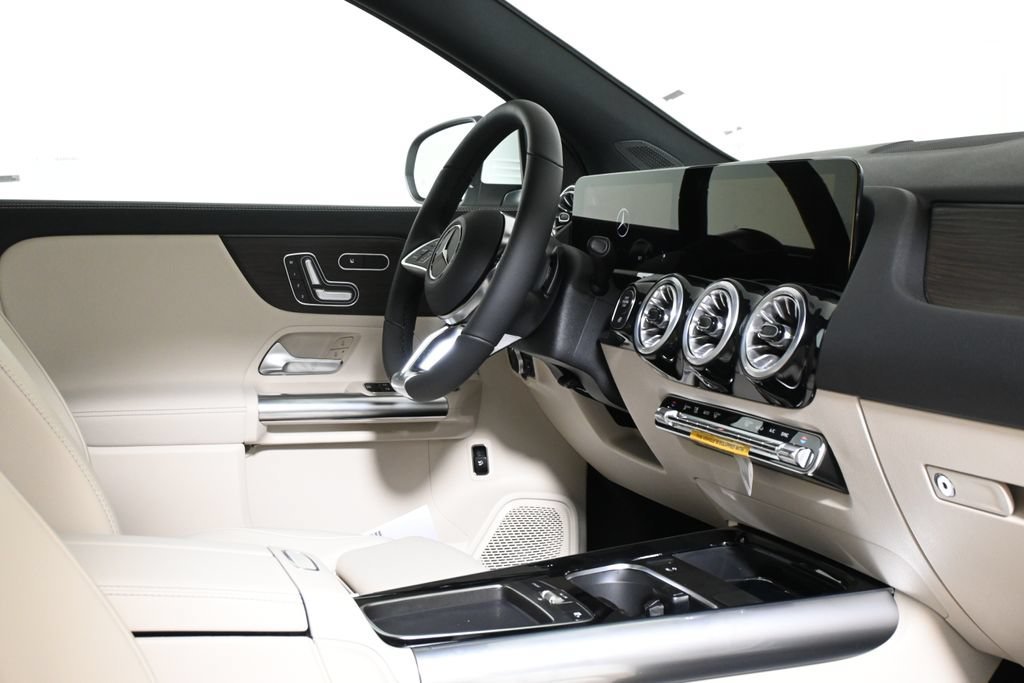 New 2026 Polar White Mercedes-Benz GLA 250 image 64