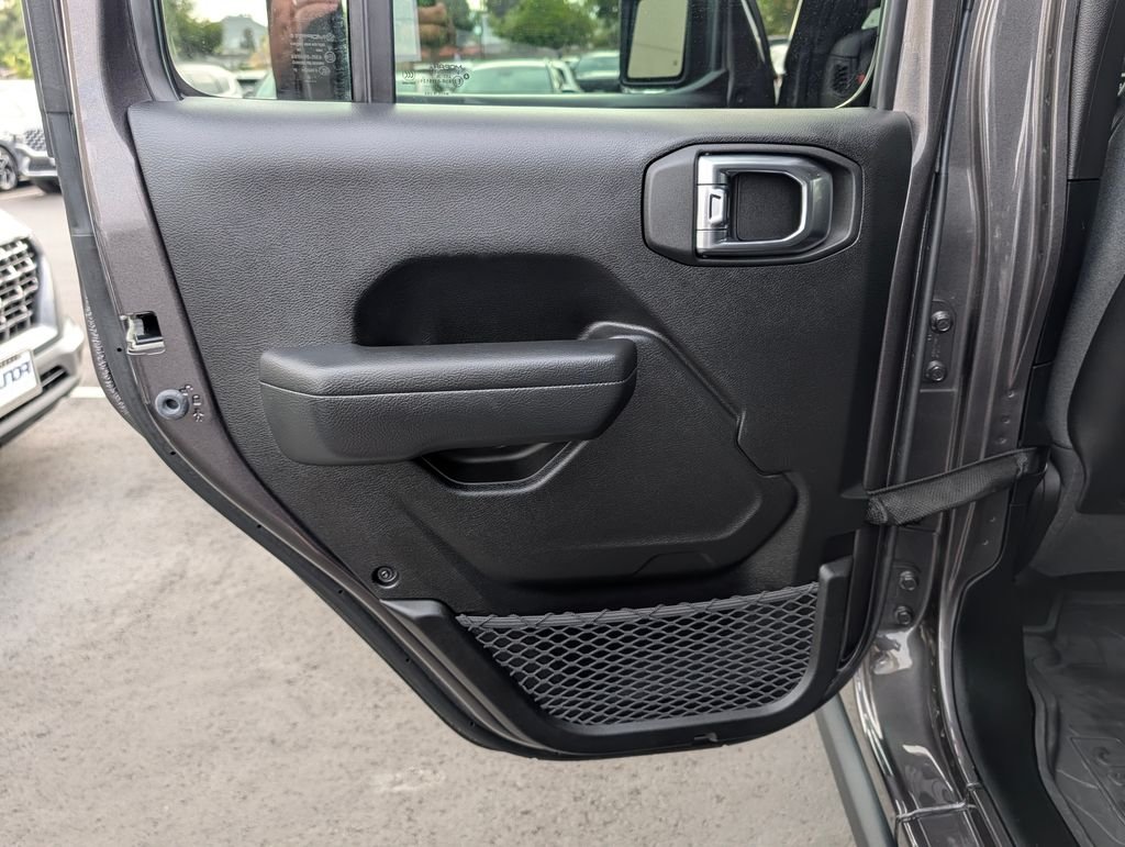 2025 Jeep Wrangler 4-Door Rubicon - Photo 15