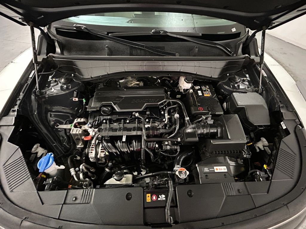 Used 2024 Black Hyundai SEL image 21