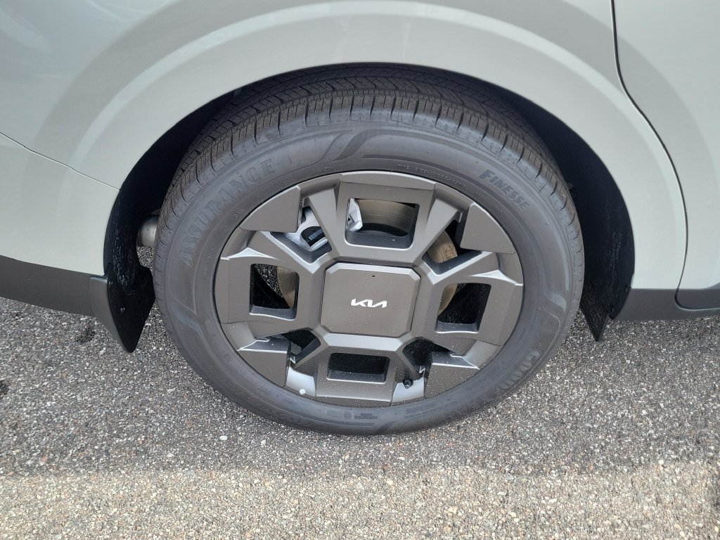 New 2026 Ivory Silver Kia SX image 40