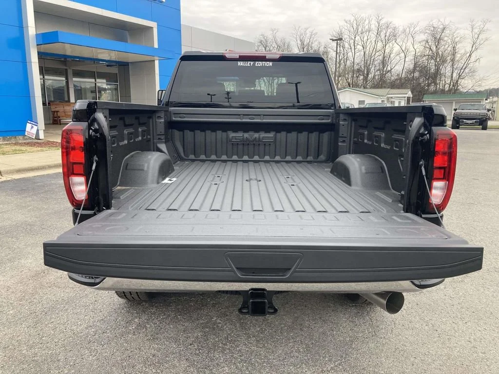 New 2026 Onyx Black GMC SLE image 11