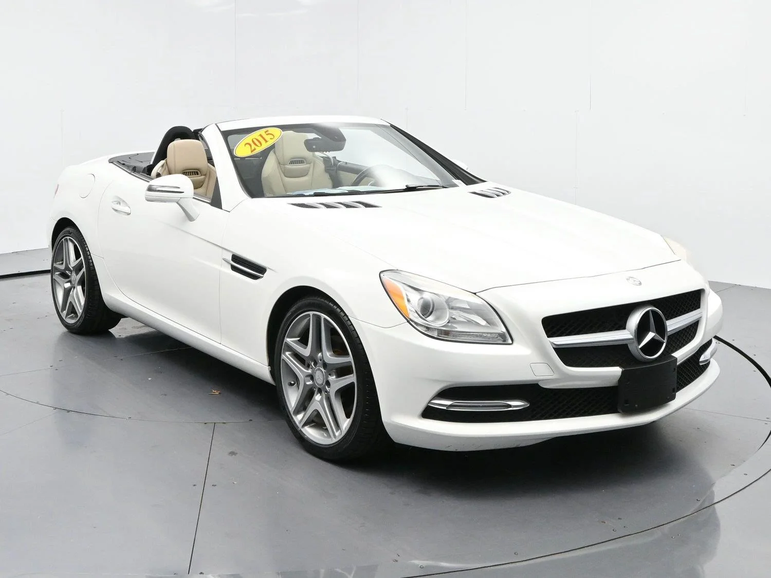Used 2015 White Mercedes-Benz SLK 250 image 2