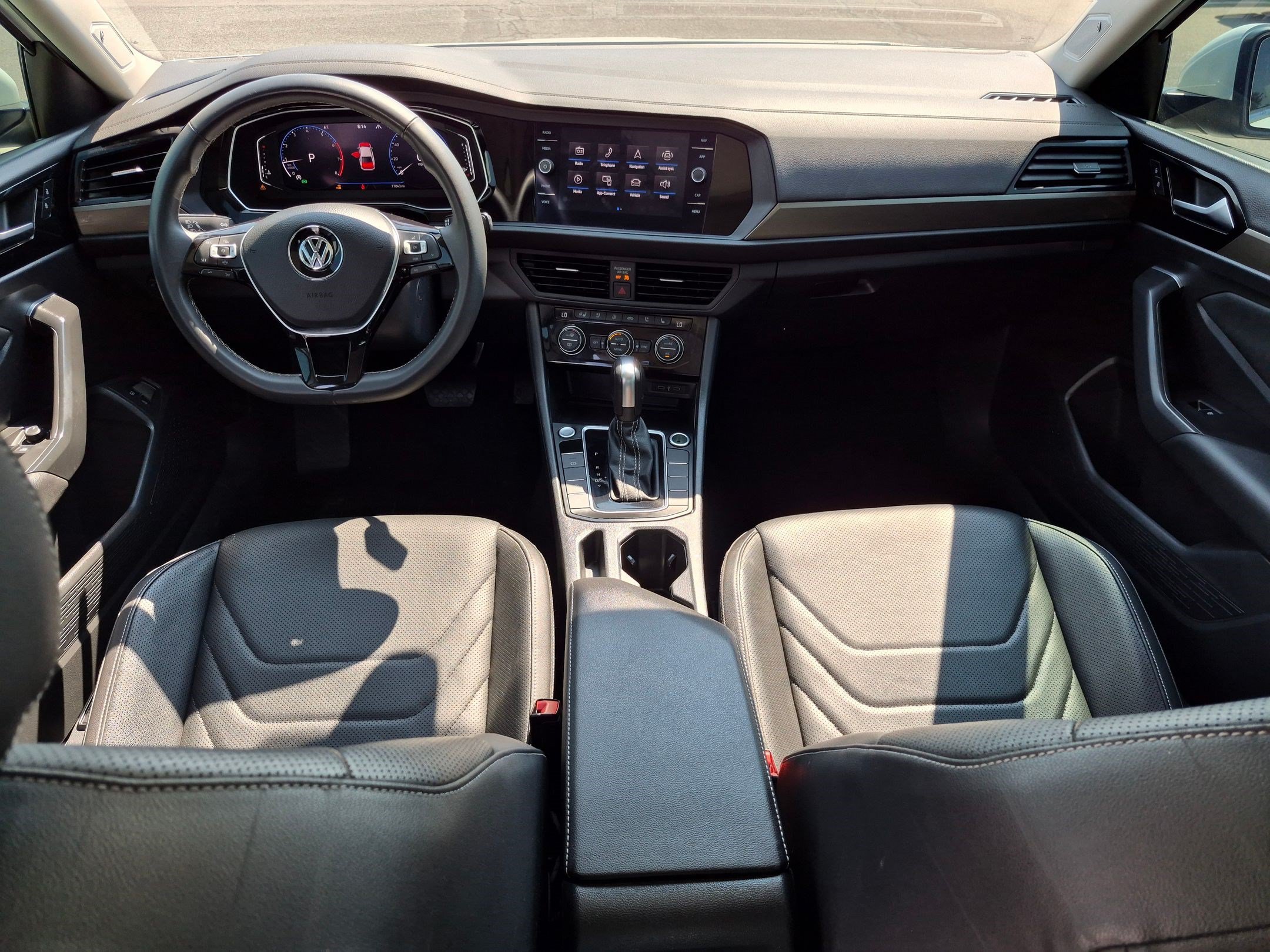 Used 2021 Pure White Volkswagen SEL Premium image 27