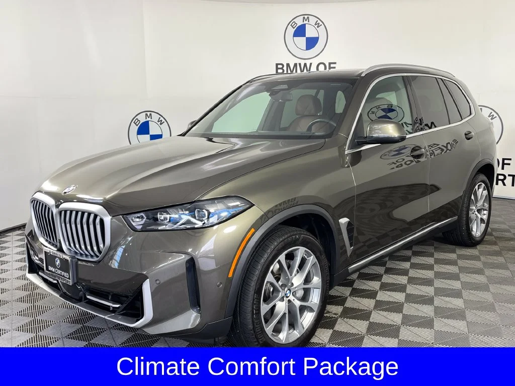 Certified Used 2025 Green Metallic BMW xDrive40i image 3