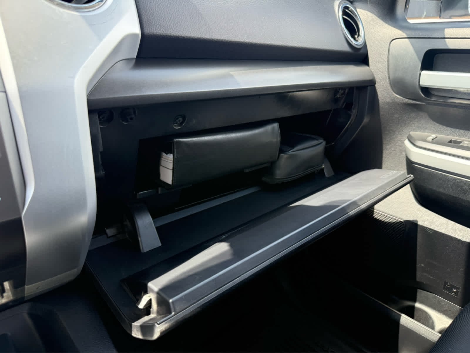Used 2021 Super White Toyota SR5 image 29