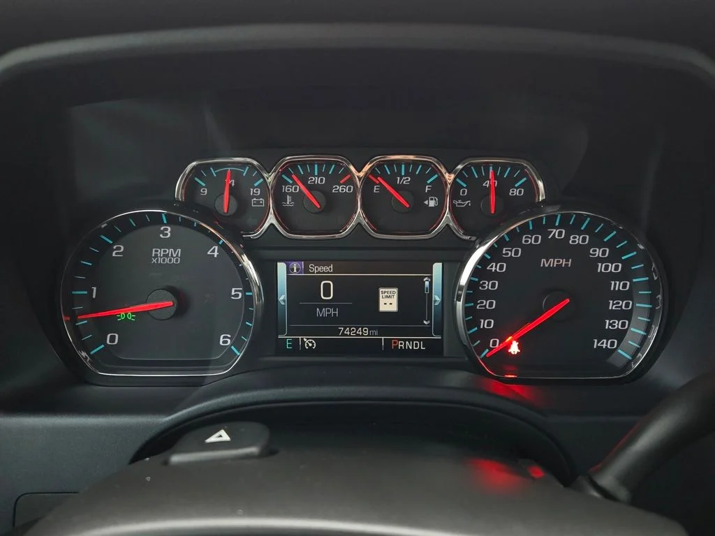 Used 2018 Gray GMC SLT image 22