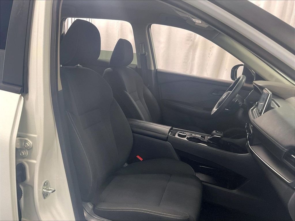 Used 2023 White Nissan S image 11
