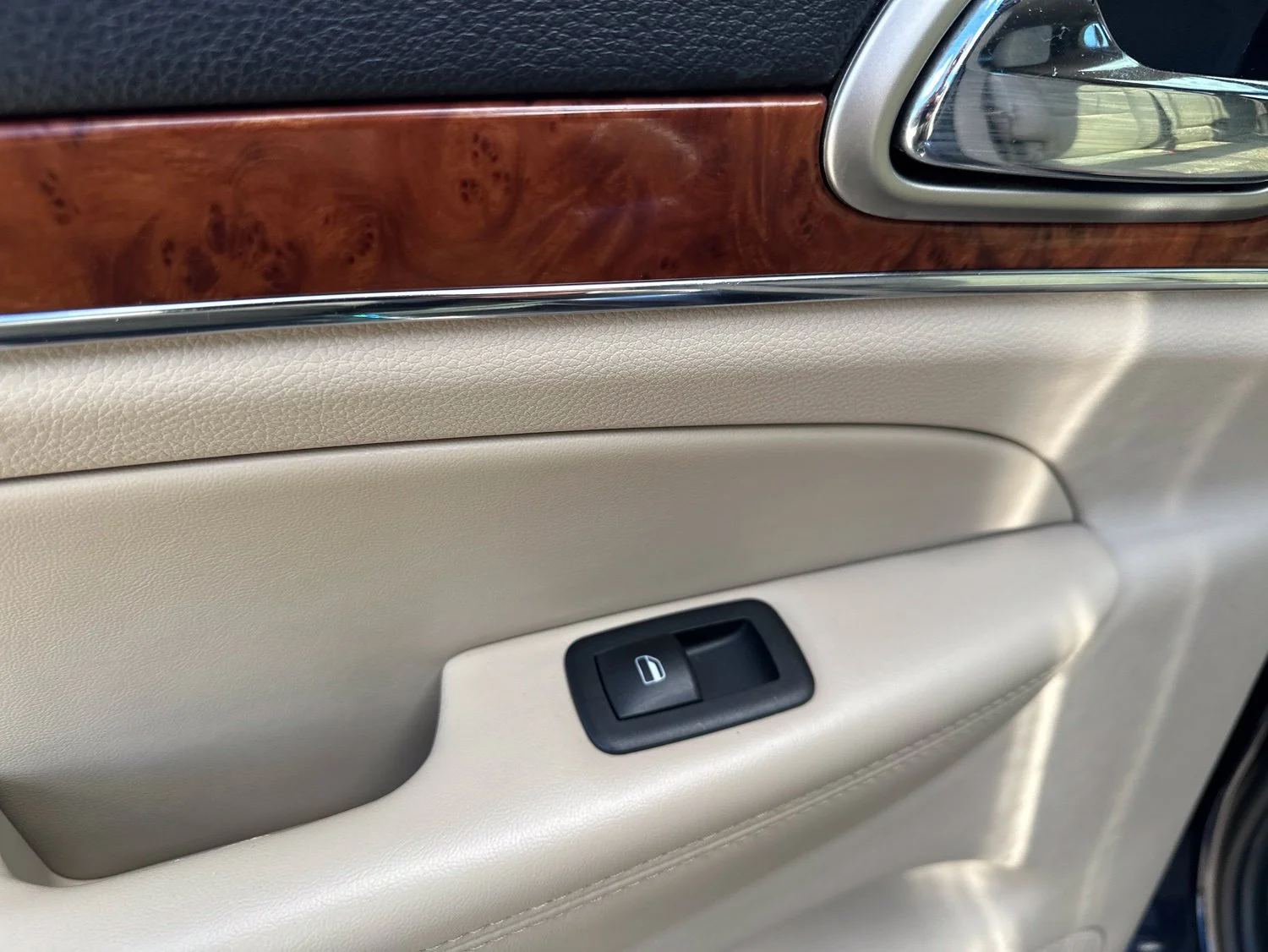 2011 Jeep Grand Cherokee Limited - Photo 25