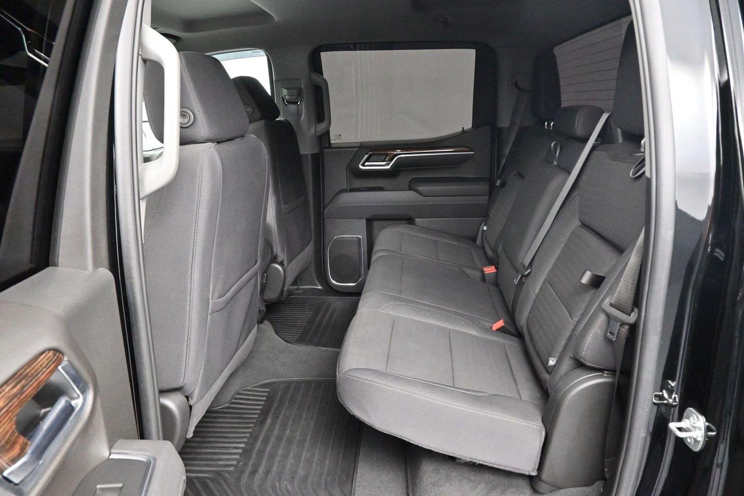 Used 2025 Onyx Black GMC Elevation image 29