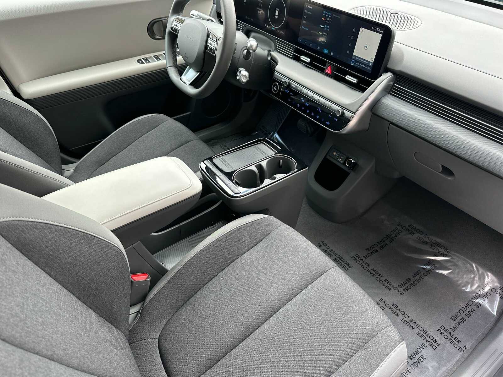 Used 2025 Teal Hyundai SE 4D Sport Utility image 19