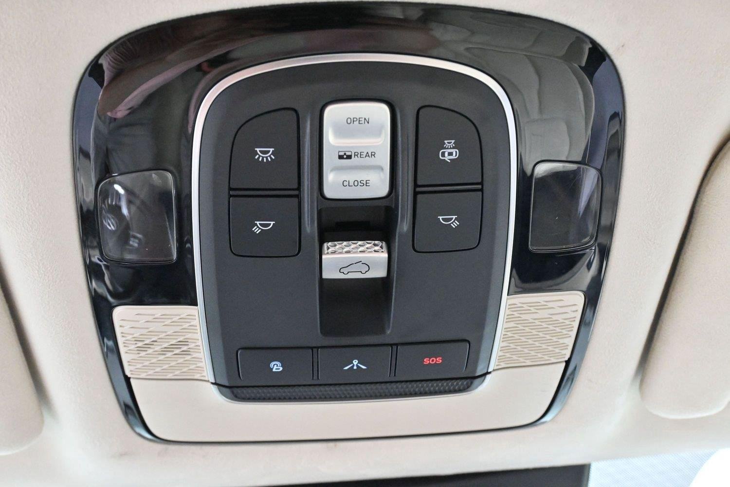 Used 2020 Steel Graphite Hyundai Limited image 31