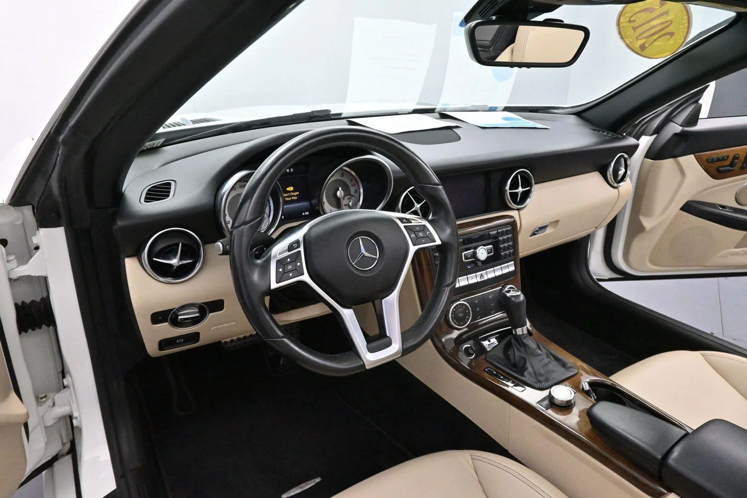 Used 2015 White Mercedes-Benz SLK 250 image 22