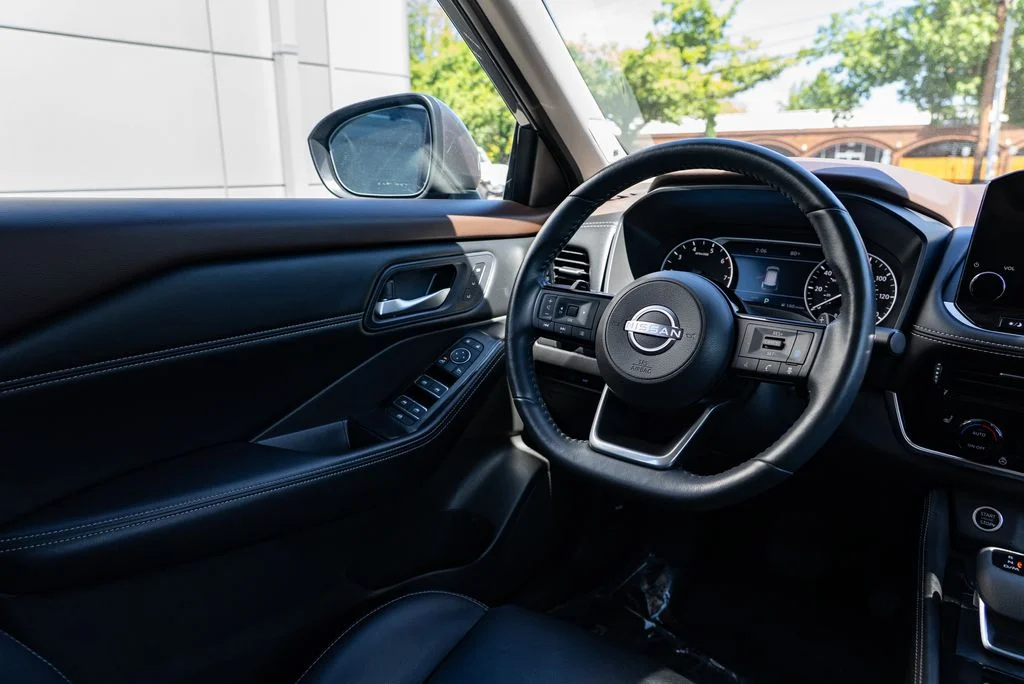 Used 2023 Gray Nissan SL image 12