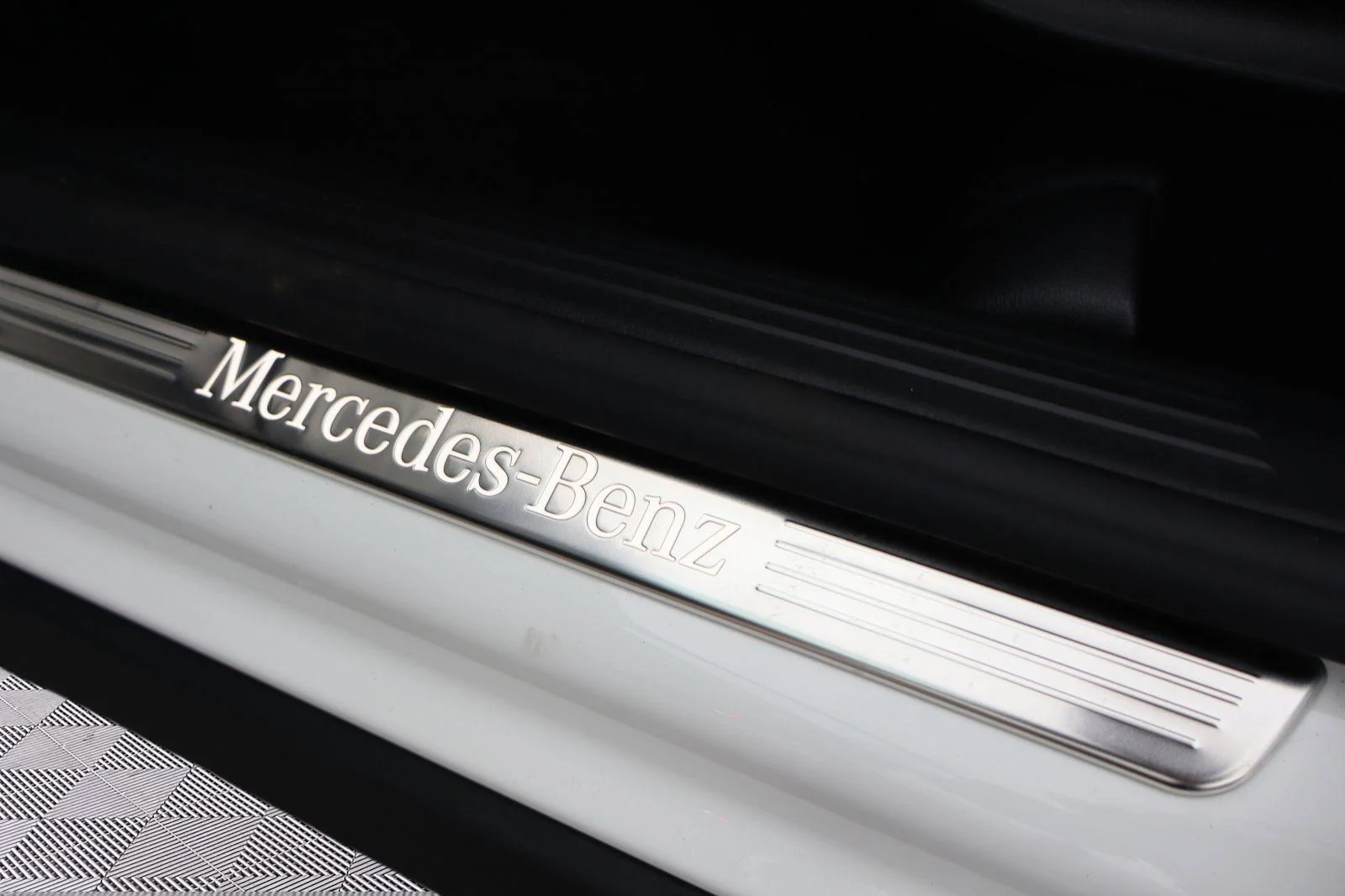 New 2026 White Mercedes-Benz 250 4matic Suv image 4