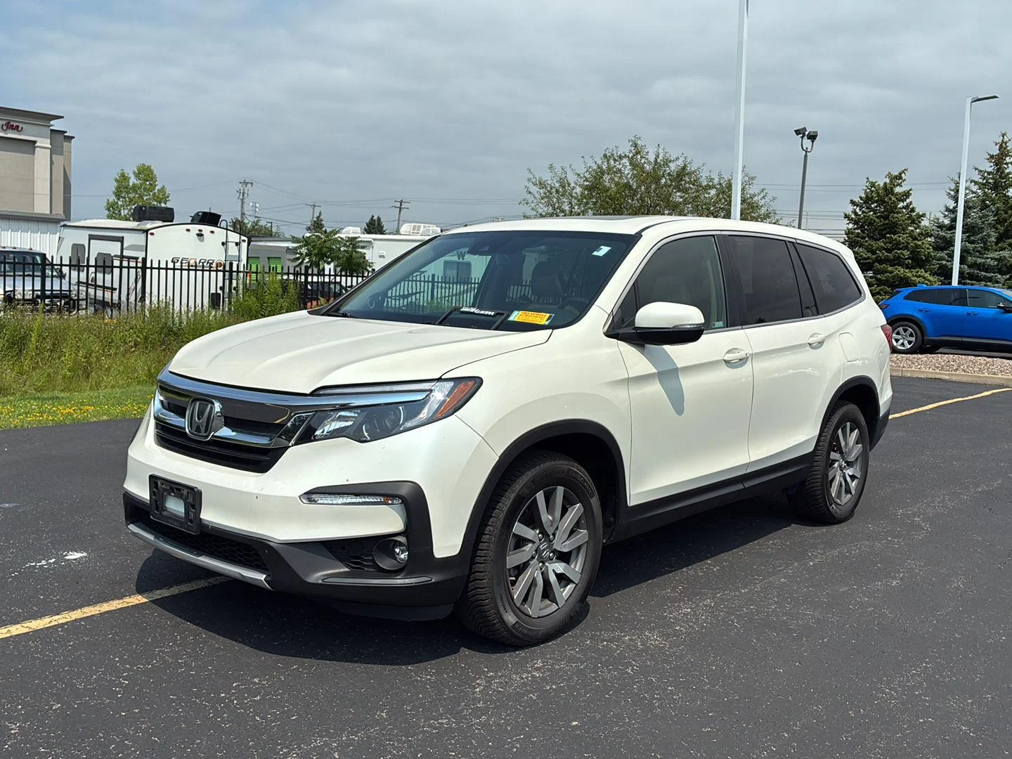 Used 2019 White Diamond Pearl Honda EX-L image 17