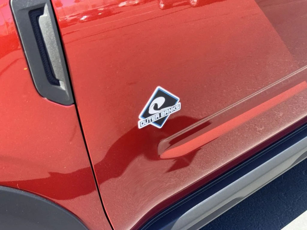 Used 2023 Red Ford Outer Banks image 32