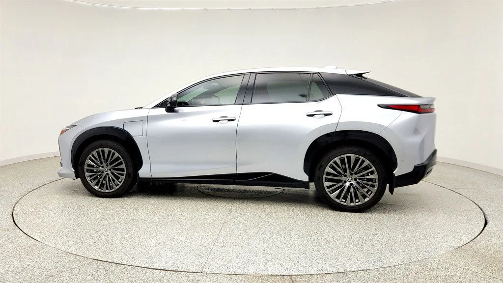 2023 Lexus RZ Luxury - Photo 8