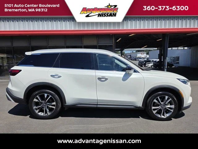 Used 2022 Majestic White INFINITI LUXE image 7
