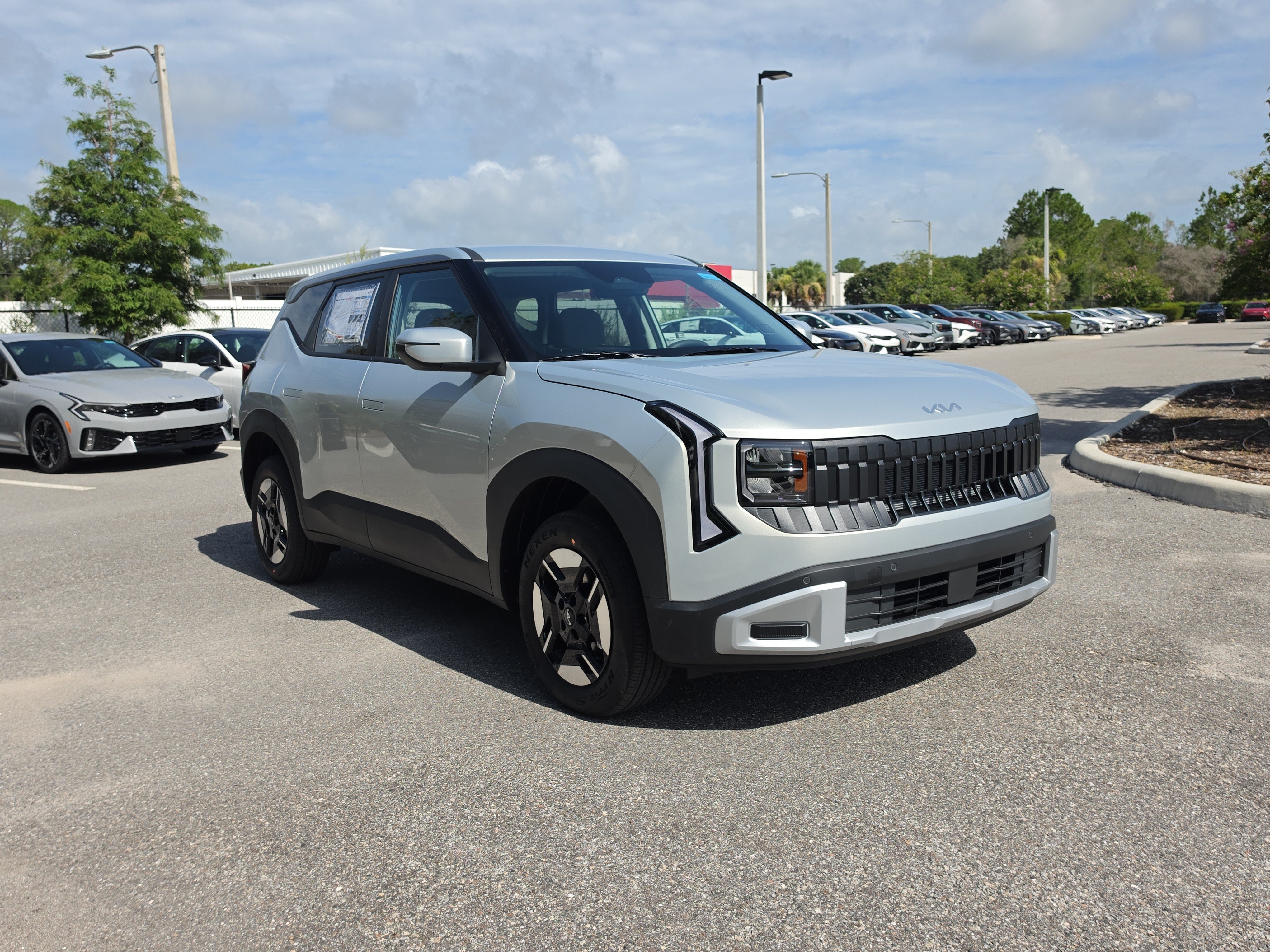 New 2027 Ivory Silver Kia LX image 2