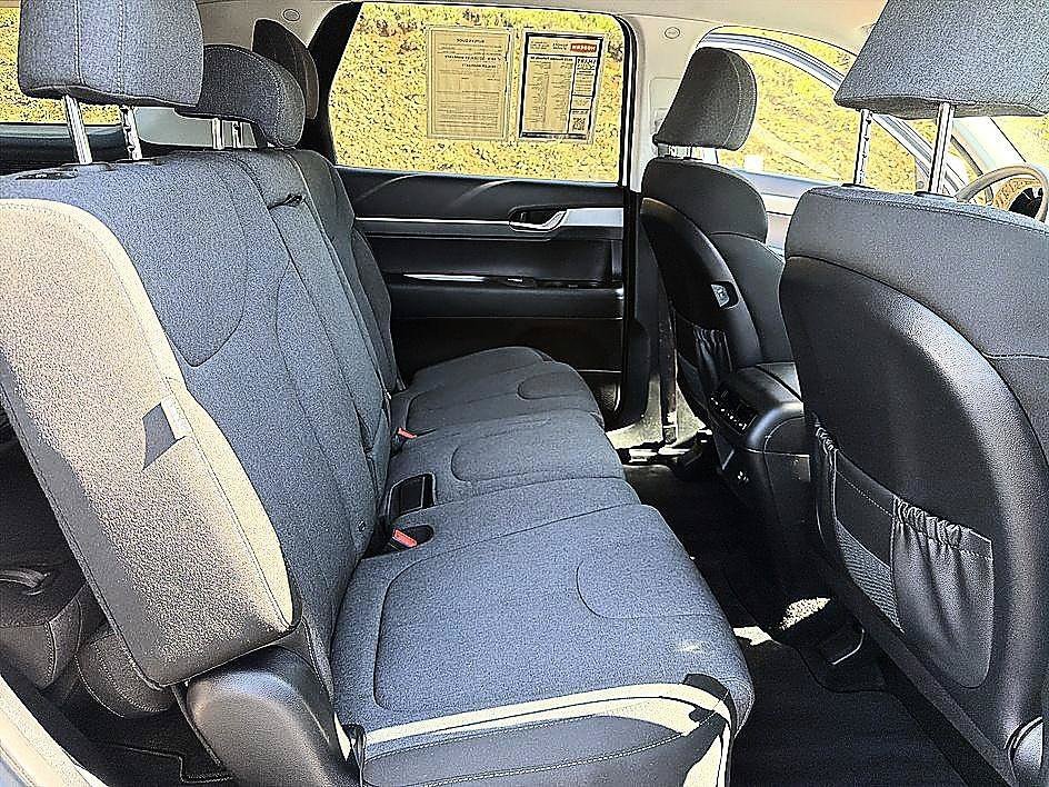 Used 2025 Hyper White Hyundai SE image 20