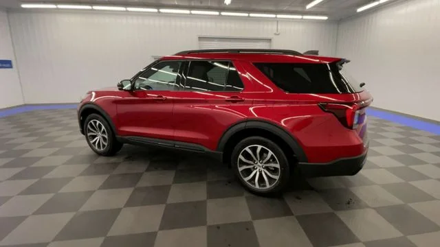 2026 Ford Explorer ST-Line - Photo 6