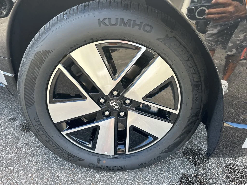 New 2026 Cyber Gray Hyundai SEL image 11