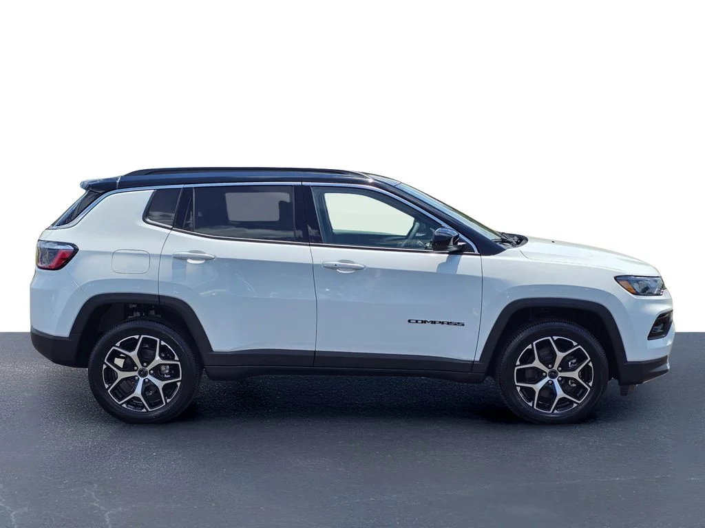 New 2026 Bright White Clear-Coat Exterior Paint Jeep Limited image 7